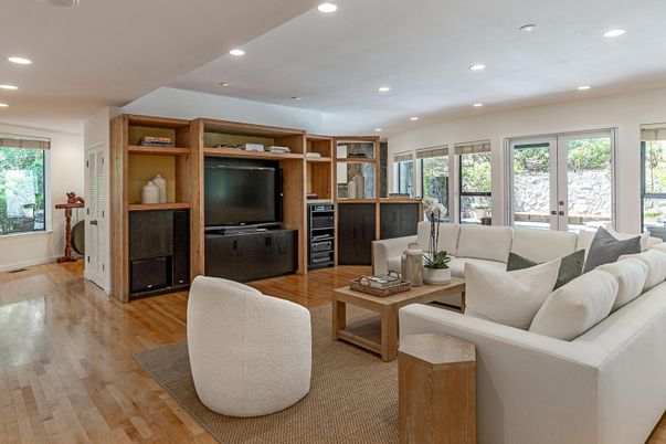 Interior, Living room, Recessed Lighting, Wood Texture Flooring