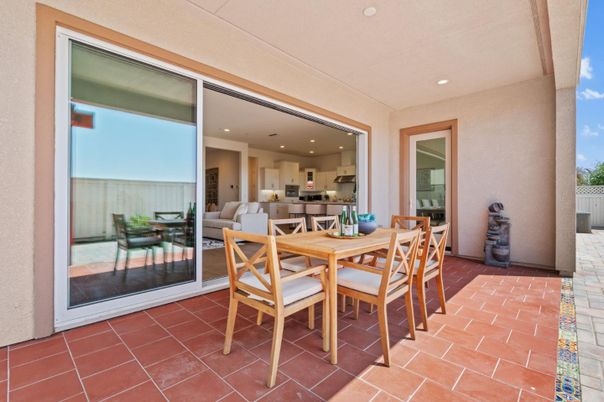 Dining room, Exterior, Recessed Lighting