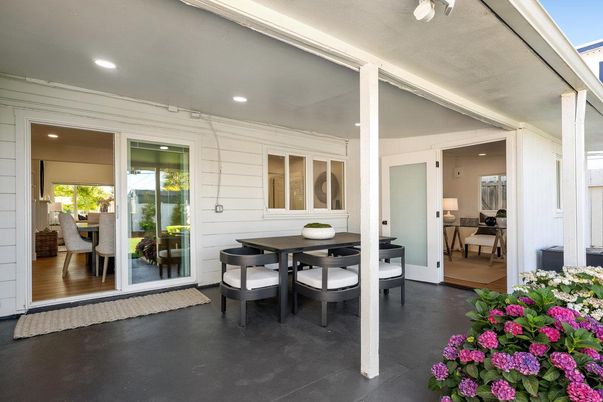 Dining room, Exterior, Recessed Lighting