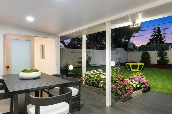 Exterior, Recessed Lighting