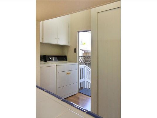 Interior, Washer, Wood Texture Flooring