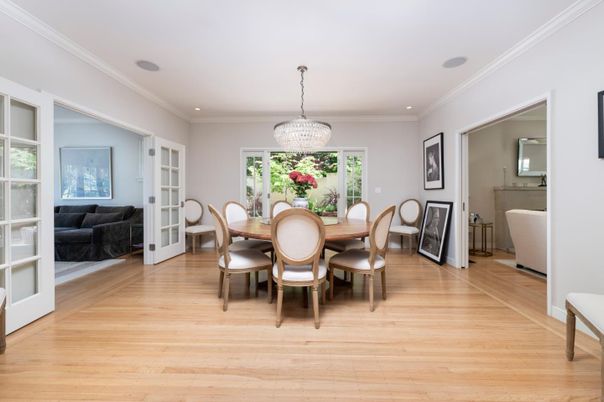 Chandelier, Dining room, Interior, Recessed Lighting, Wood Texture Flooring