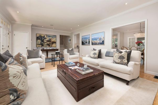 Interior, Living room, Pendant Lights, Recessed Lighting, Wood Texture Flooring