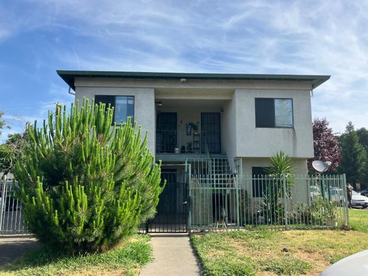 Backyard, Exterior, Facade, Modern