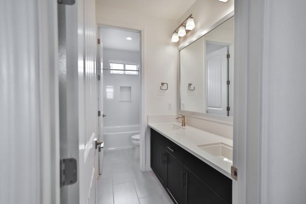Bathroom, Dual Sink Vanities, Interior, Recessed Lighting