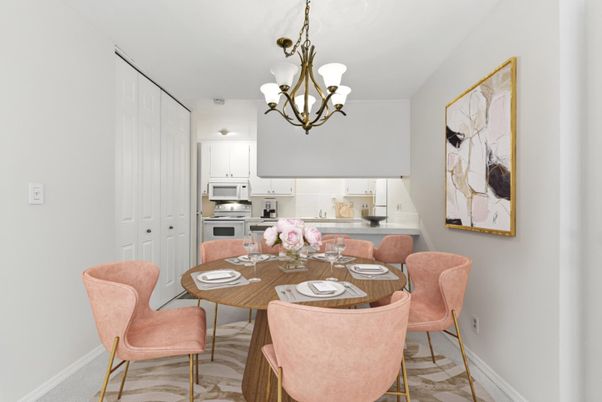 Chandelier, Dining room, Interior, Kitchen, Stainless Steel Appliances