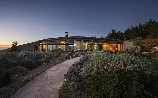 Backyard, Exterior, Facade, Modern