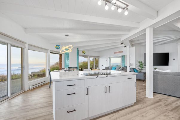 Interior, Pendant Lights, Water, Wood Texture Flooring