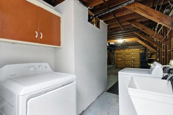 Interior, Washer, Wooden Beams, Wooden Ceilings