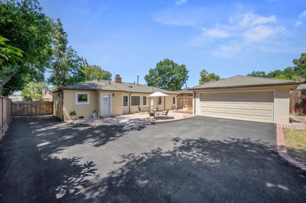 Detached Garage, Exterior