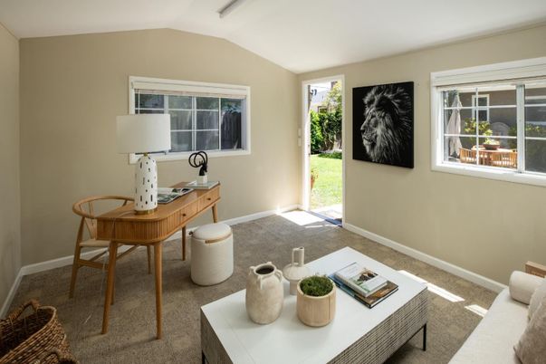 Home Office, Interior