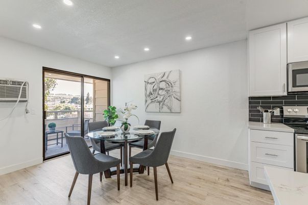 Dining room, Interior, Kitchen, Recessed Lighting, Wood Texture Flooring