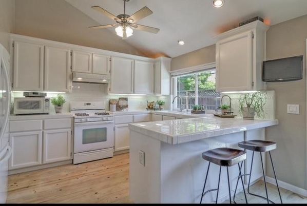 Interior, Kitchen, Recessed Lighting, Wood Texture Flooring