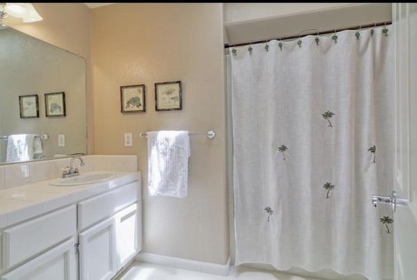 Bathroom, Interior, Tile Countertops