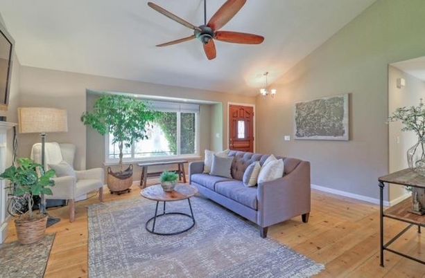 Chandelier, Interior, Living room, Pendant Lights, Wood Texture Flooring