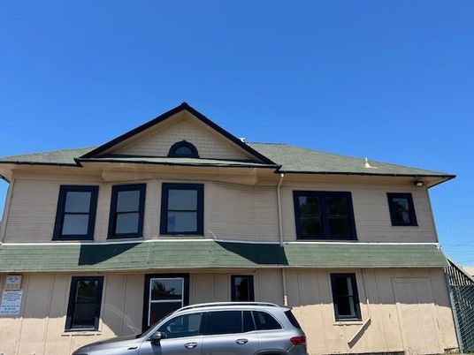 Exterior, Facade, Farmhouse