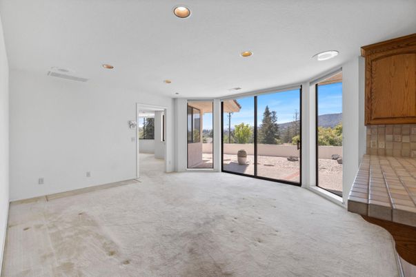 Empty room, Interior, Recessed Lighting