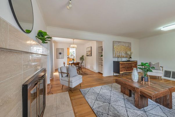 Chandelier, Dining room, Interior, Living room, Wood Texture Flooring