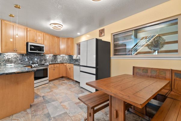 Dining room, Interior, Kitchen, Recessed Lighting