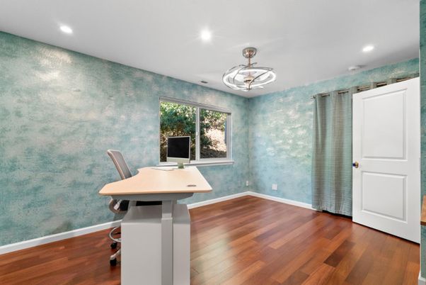 Home Office, Interior, Recessed Lighting, Wood Texture Flooring