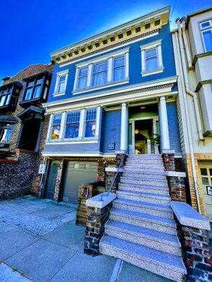Exterior, Facade, Rowhouse