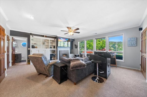 Fireplace, Interior, Living room, Recessed Lighting