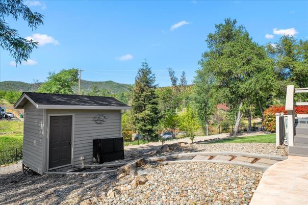 Detached Garage, Exterior