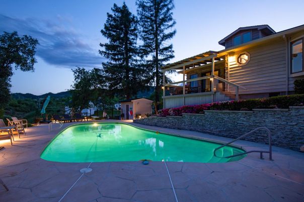 Exterior, Pool