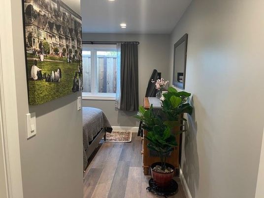 Interior, Recessed Lighting, Wood Texture Flooring