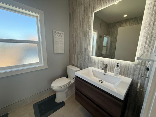Bathroom, Interior, Recessed Lighting