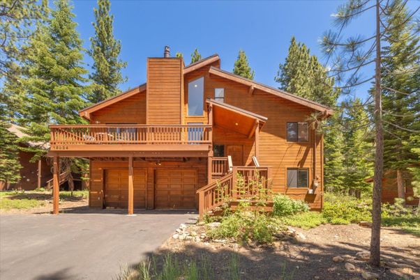 Attached, Exterior, Facade, Log Home