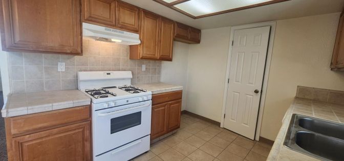 Interior, Kitchen, Tile Countertops