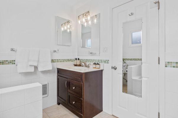 Bathroom, Dual Sink Vanities, Interior
