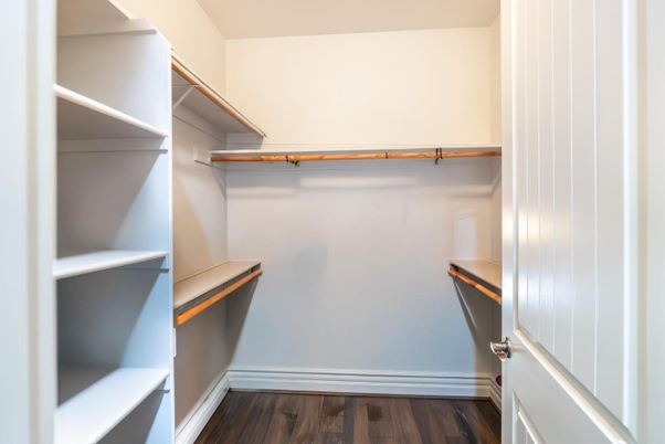 Interior, Walk-in Closets, Wood Texture Flooring