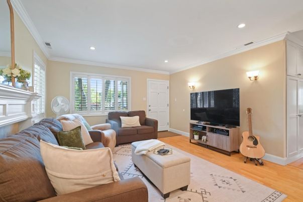 Interior, Living room, Recessed Lighting, Wood Texture Flooring