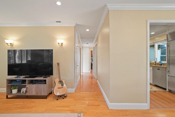 Interior, Recessed Lighting, Wood Texture Flooring