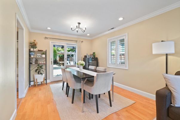 Chandelier, Dining room, Interior, Recessed Lighting, Wood Texture Flooring