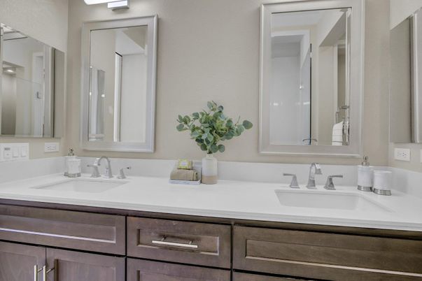 Bathroom, Dual Sink Vanities, Interior