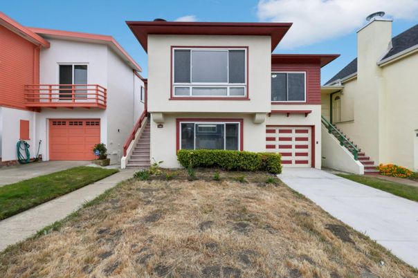 Attached, Exterior, Facade, Modern