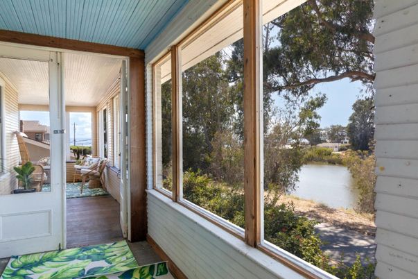 Interior, Sun Room, Water