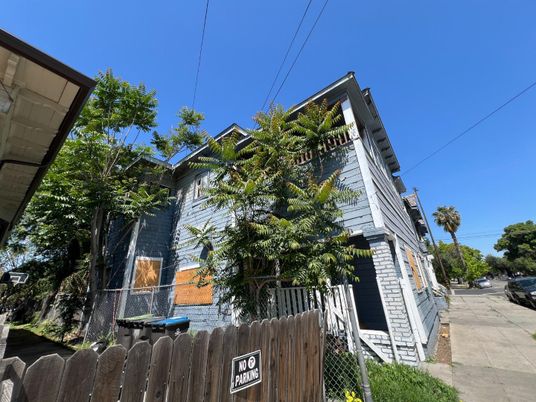 Exterior, Facade, None