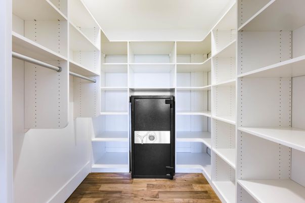 Interior, Walk-in Closets, Wood Texture Flooring
