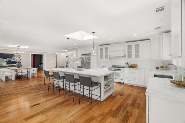Chandelier, Dining room, Interior, Kitchen, Pendant Lights, Recessed Lighting, Stainless Steel Appliances, Wood Texture Flooring