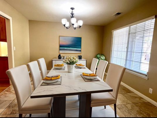 Chandelier, Dining room, Interior
