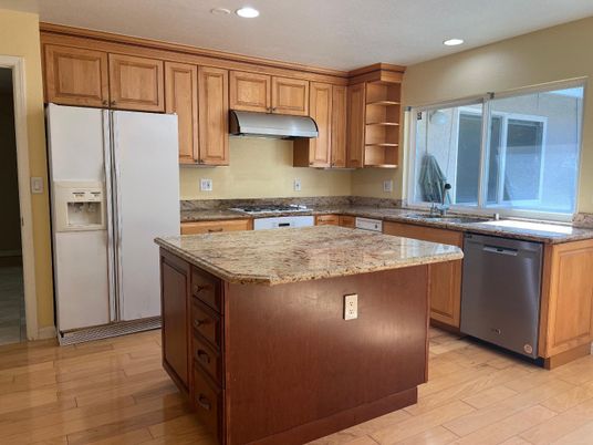 Interior, Kitchen, Recessed Lighting, Wood Texture Flooring