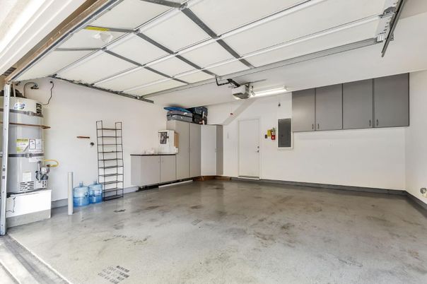 Garage, Interior