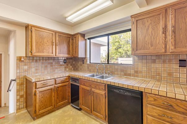 Interior, Kitchen, Tile Countertops
