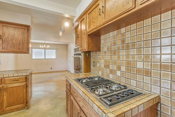 Chandelier, Interior, Kitchen, Pendant Lights, Tile Countertops