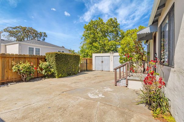 Backyard, Exterior