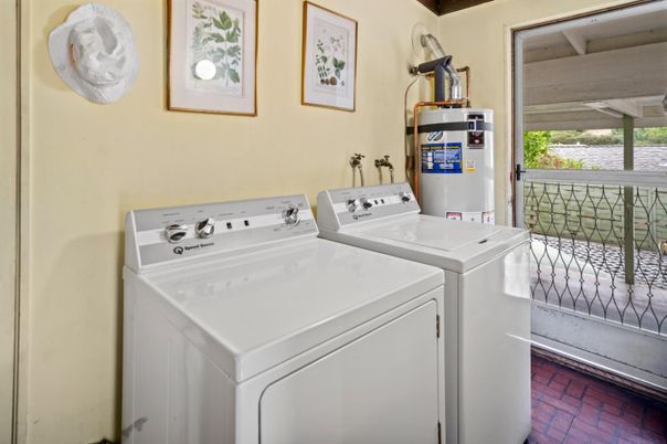 Interior, Washer